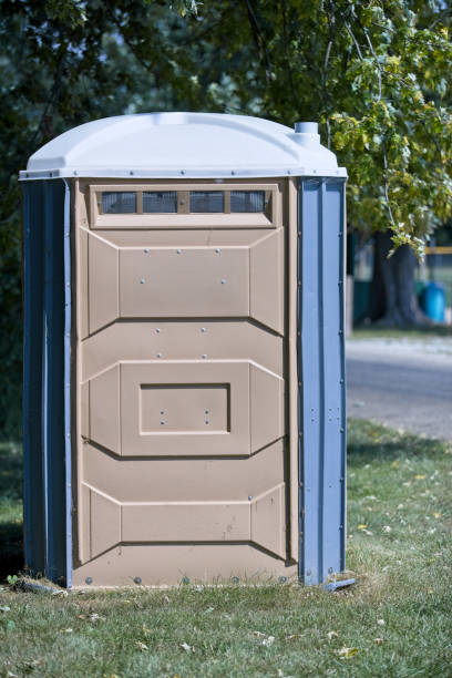 Best Wedding porta potty rental  in Flora, IL